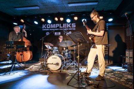 Neverjetna zasedba Šalamon, Andersen, Héral Trio v KMKC Kompleks (5)